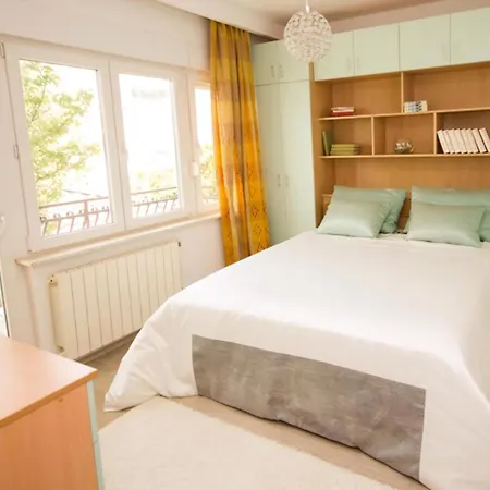 Mit Grossem Balkon تروغير